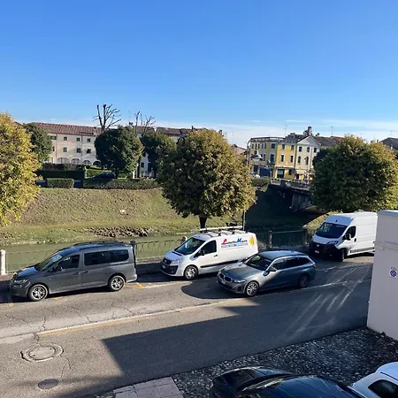 Appartement River View *